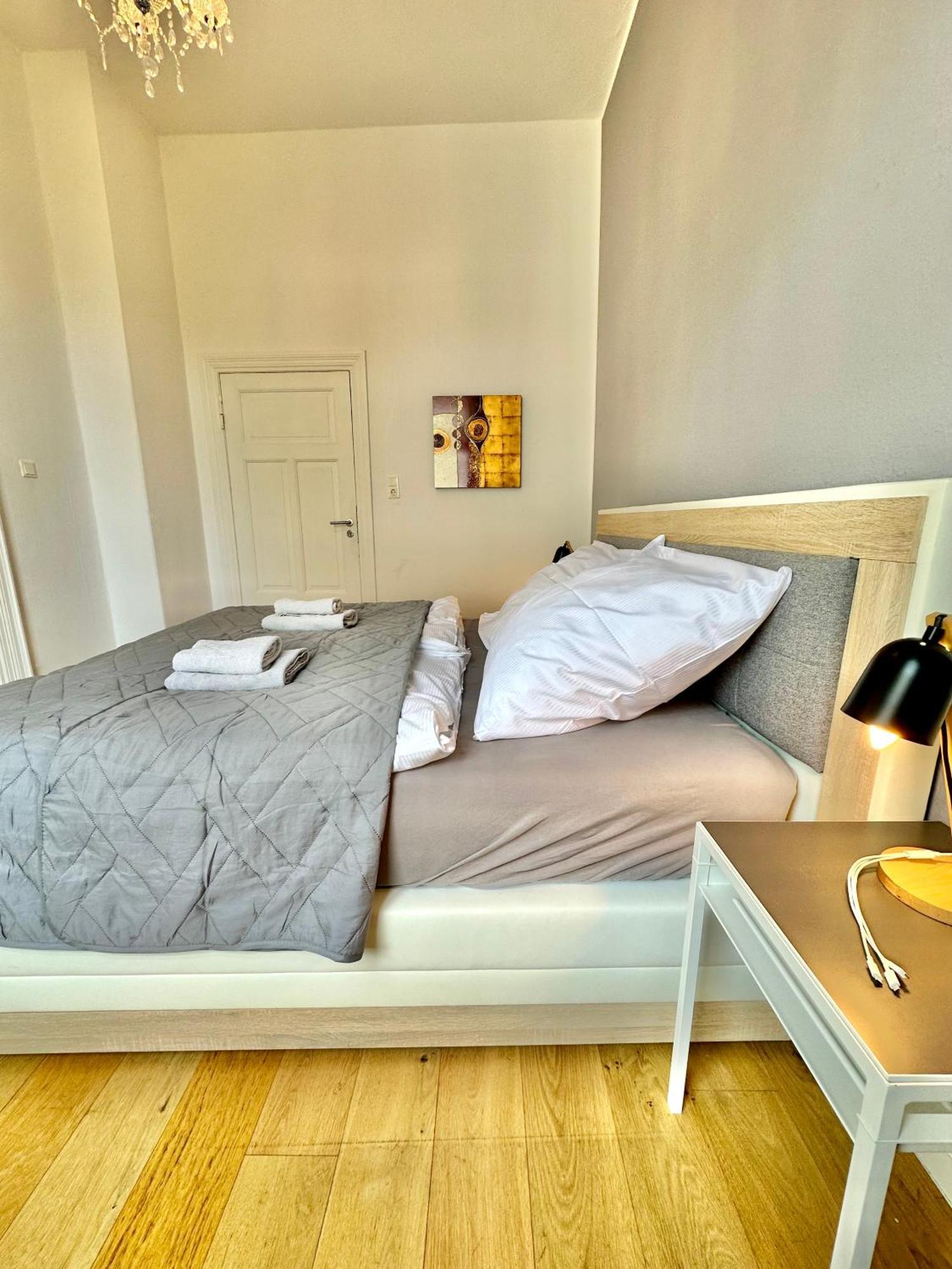 Geraeumiges City-Apartment Mit 2 Badezimmer Und Parkplaetzen D46-Og Oldenburg Exterior foto